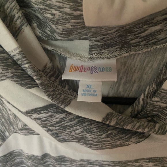 Lularoe Amber and Eliza pullover hoodies either NWT or NWOT. Size XL-2X - Picture 10 of 15